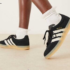 Adidas GAZELLE INDOOR SHOES size 8.5 black